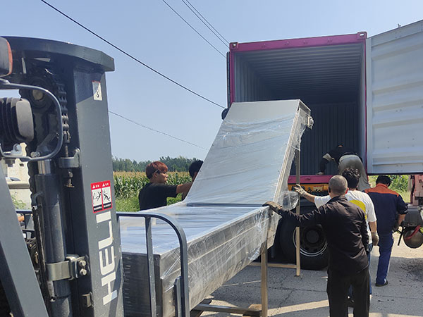 Loading Conveyor to Truck