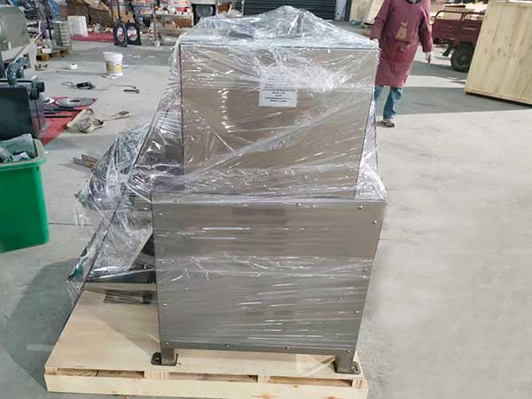 Double Roller Juicer to Australia